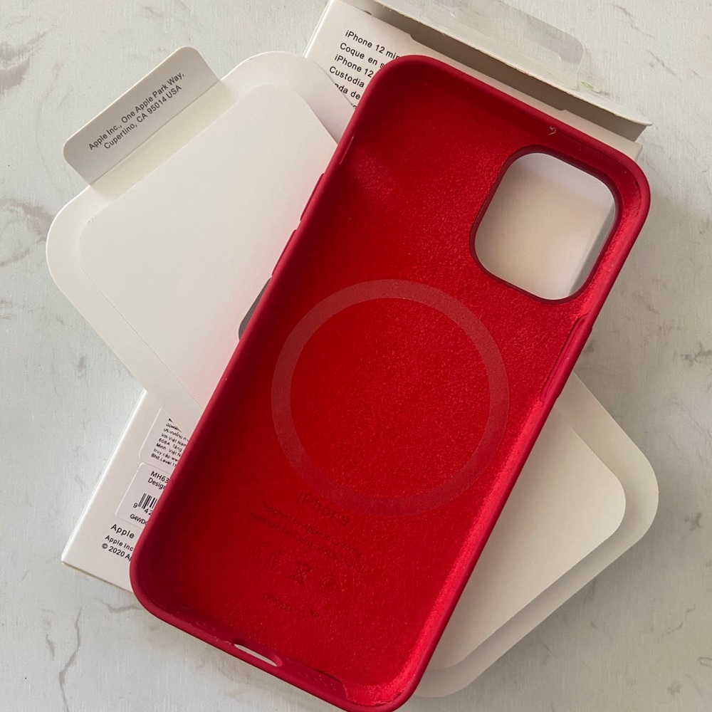 For iPhone 12 PRO MAX, Silicone Case with MagSafe - Picture 4 of 4